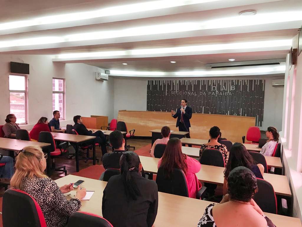 Secretário-Geral da OAB-PB se reúne com funcionários e celebra Mês das Mulheres