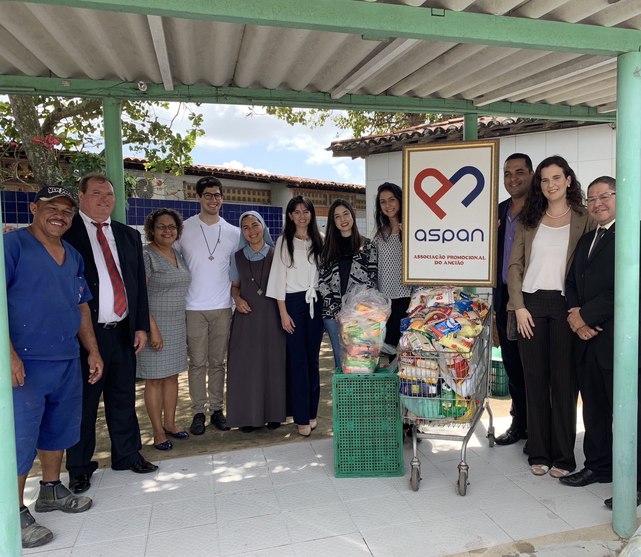 Comissão da Jovem Advocacia da OAB-PB doa alimentos para abrigo de idosos
