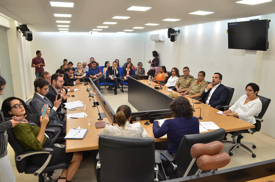Comissão da OAB-PB se reúne na AL e debate ações para conter derramamento de óleo nas praias paraibanas